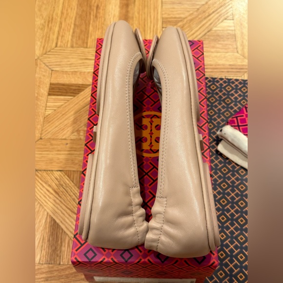 NWT Tory Burch Minnie Travel Flats in Goan Sand - Picture 10 of 16